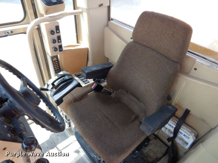 image for item DK2033 2005 Caterpillar 140H  motor grader