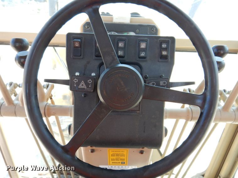 image for item DK2033 2005 Caterpillar 140H  motor grader