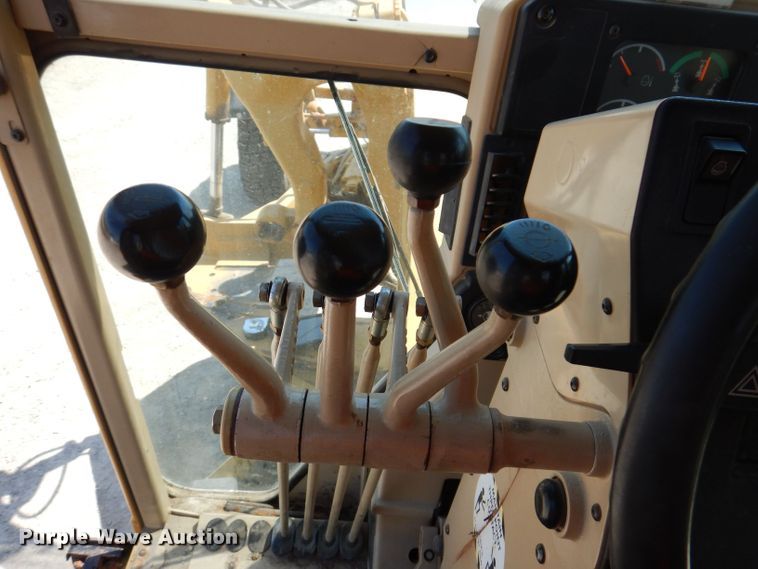 image for item DK2033 2005 Caterpillar 140H  motor grader