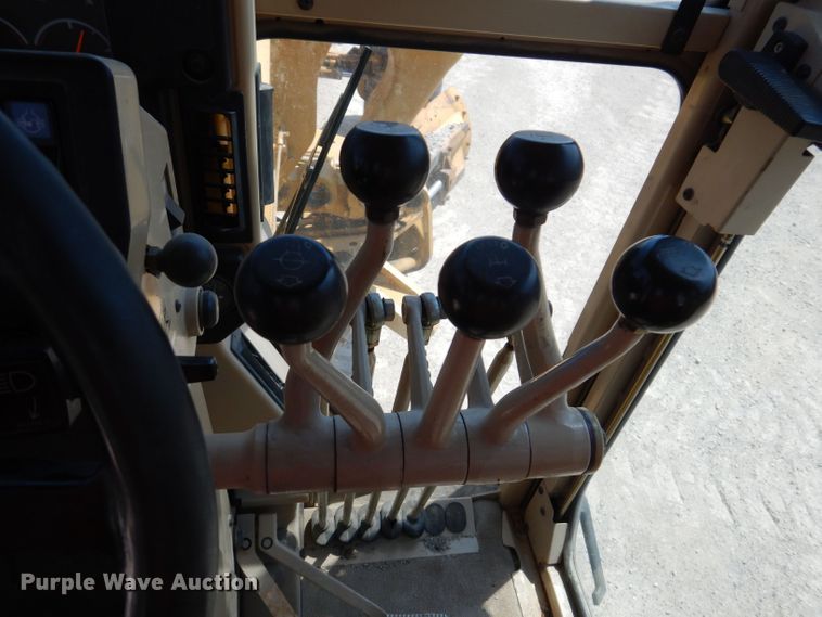 image for item DK2033 2005 Caterpillar 140H  motor grader