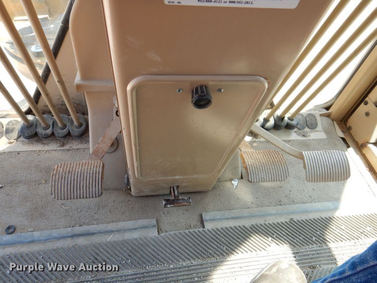 image for item DK2033 2005 Caterpillar 140H  motor grader