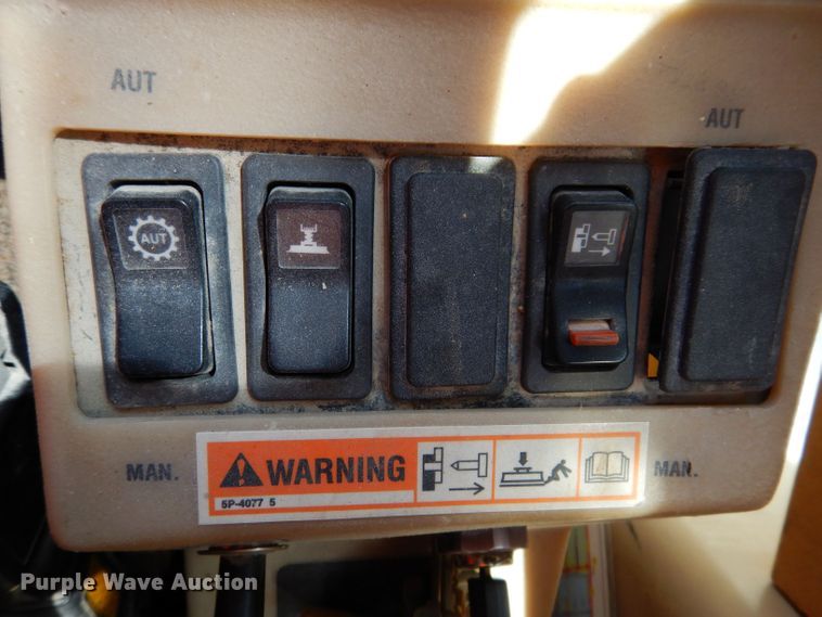 image for item DK2033 2005 Caterpillar 140H  motor grader