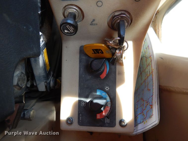 image for item DK2033 2005 Caterpillar 140H  motor grader