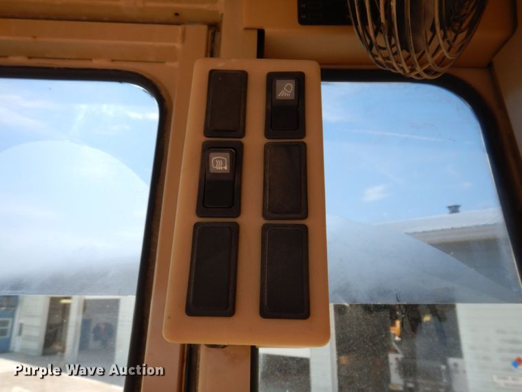 image for item DK2033 2005 Caterpillar 140H  motor grader