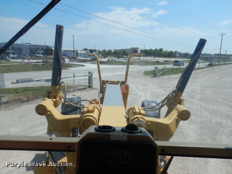 image for item DK2033 2005 Caterpillar 140H  motor grader