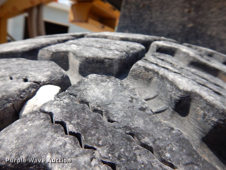 image for item DK2033 2005 Caterpillar 140H  motor grader