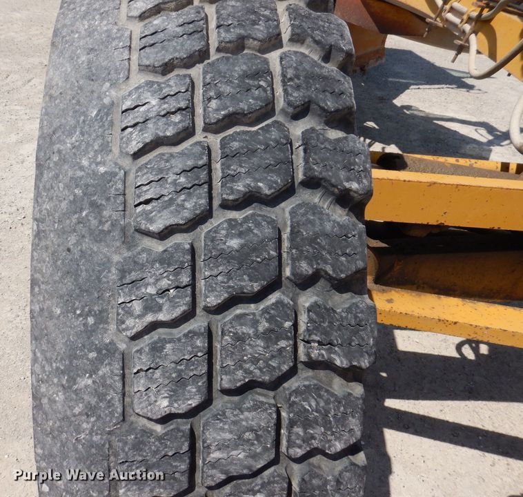 image for item DK2033 2005 Caterpillar 140H  motor grader