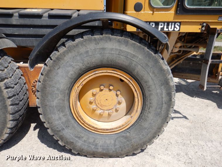 image for item DK2033 2005 Caterpillar 140H  motor grader