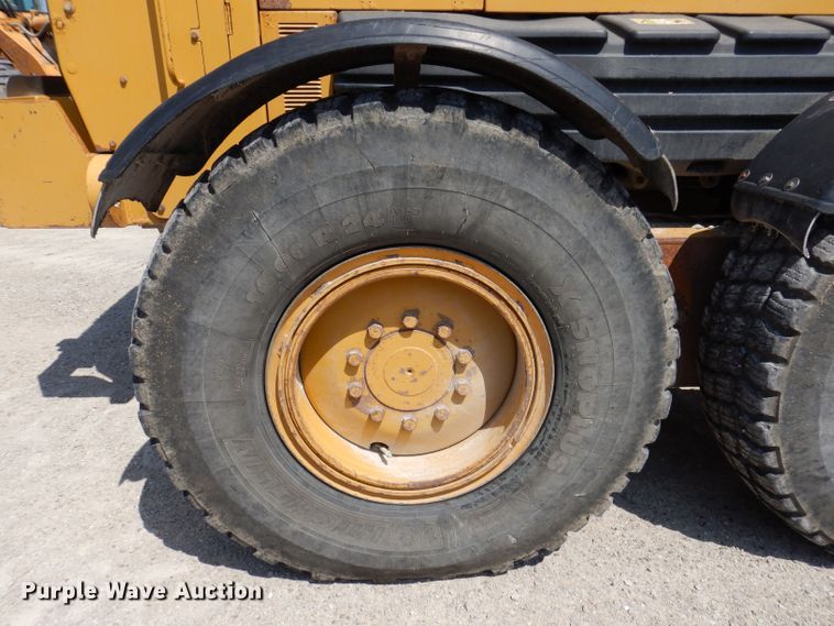 image for item DK2033 2005 Caterpillar 140H  motor grader