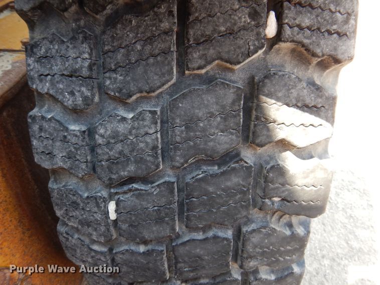 image for item DK2033 2005 Caterpillar 140H  motor grader