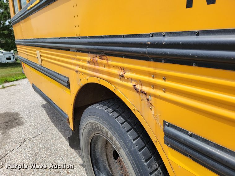 image for item DM2374 2004 Thomas Saf-T-Liner MVP EF  school bus