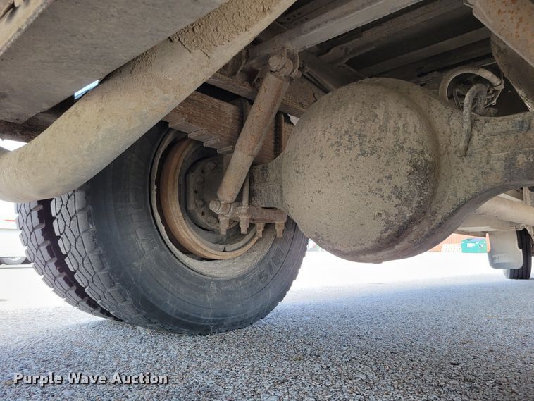 image for item DM2374 2004 Thomas Saf-T-Liner MVP EF  school bus