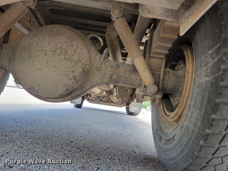 image for item DM2374 2004 Thomas Saf-T-Liner MVP EF  school bus