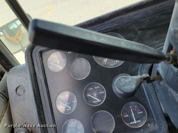 image for item DM2374 2004 Thomas Saf-T-Liner MVP EF  school bus