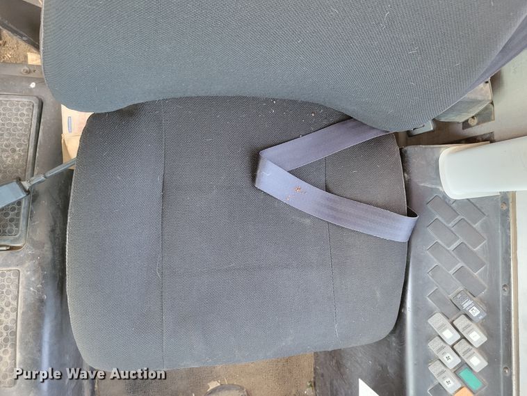 image for item DM2374 2004 Thomas Saf-T-Liner MVP EF  school bus