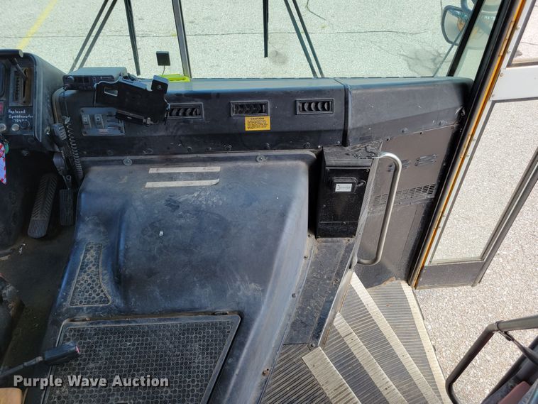 image for item DM2374 2004 Thomas Saf-T-Liner MVP EF  school bus