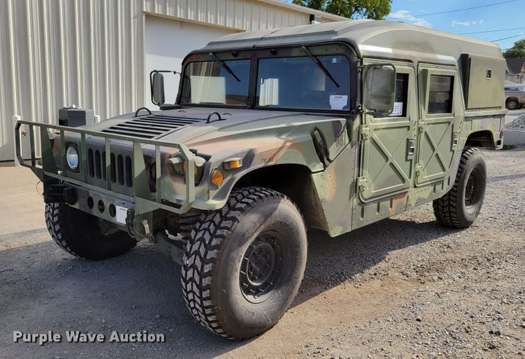 image for item DM2493 1989 Am General M998 Humvee  SUV
