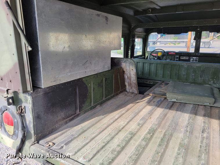 image for item DM2493 1989 Am General M998 Humvee  SUV