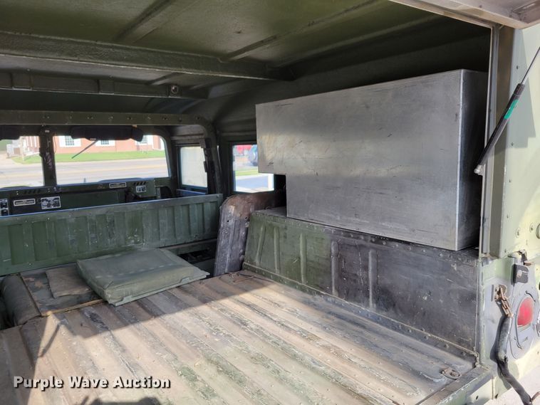 image for item DM2493 1989 Am General M998 Humvee  SUV