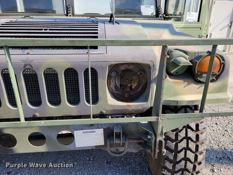 image for item DM2493 1989 Am General M998 Humvee  SUV