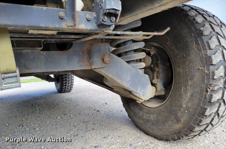 image for item DM2493 1989 Am General M998 Humvee  SUV