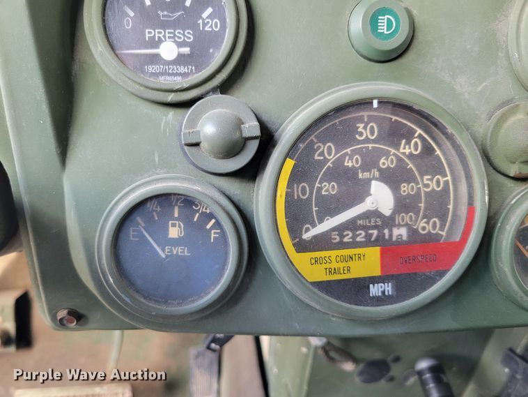 image for item DM2493 1989 Am General M998 Humvee  SUV