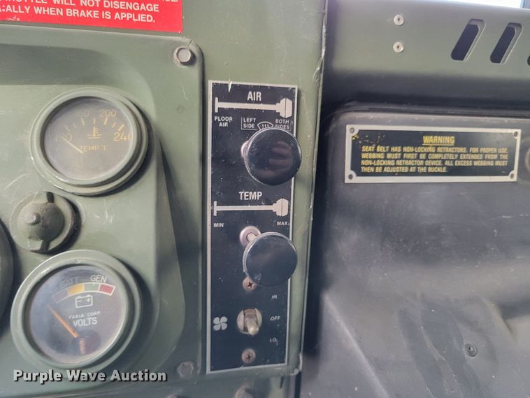 image for item DM2493 1989 Am General M998 Humvee  SUV