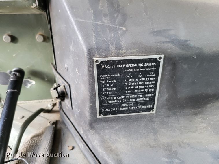 image for item DM2493 1989 Am General M998 Humvee  SUV