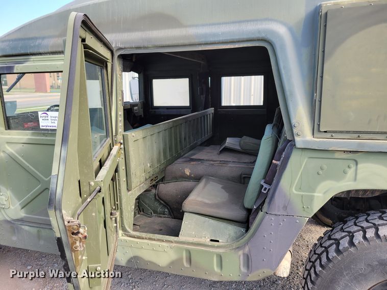 image for item DM2493 1989 Am General M998 Humvee  SUV