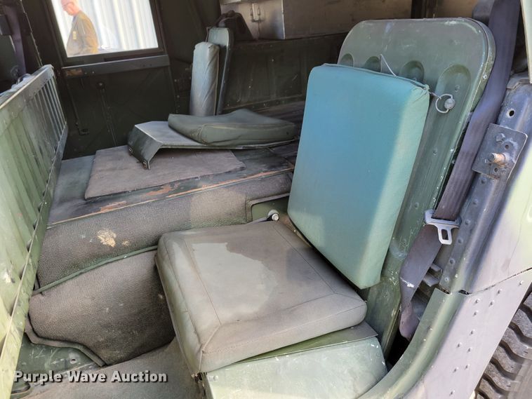 image for item DM2493 1989 Am General M998 Humvee  SUV