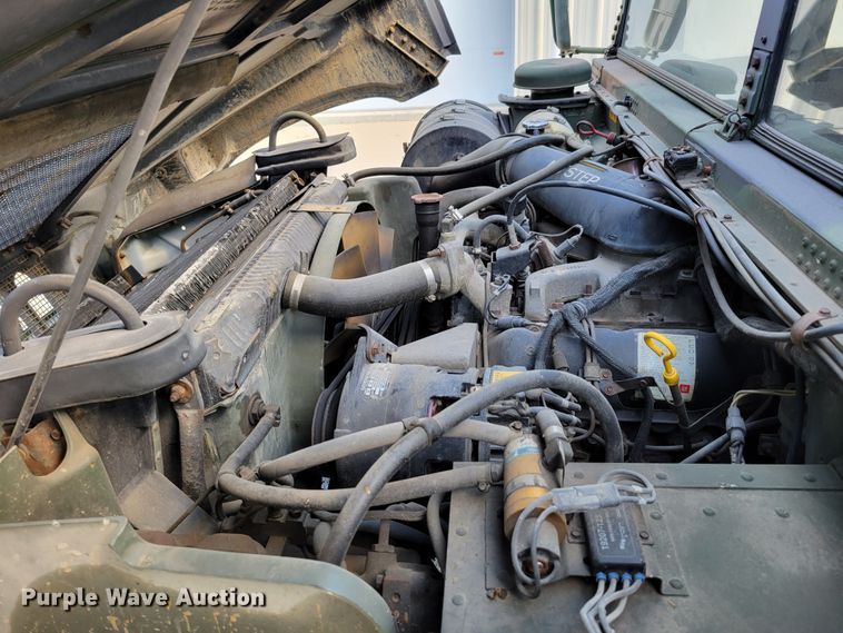 image for item DM2493 1989 Am General M998 Humvee  SUV