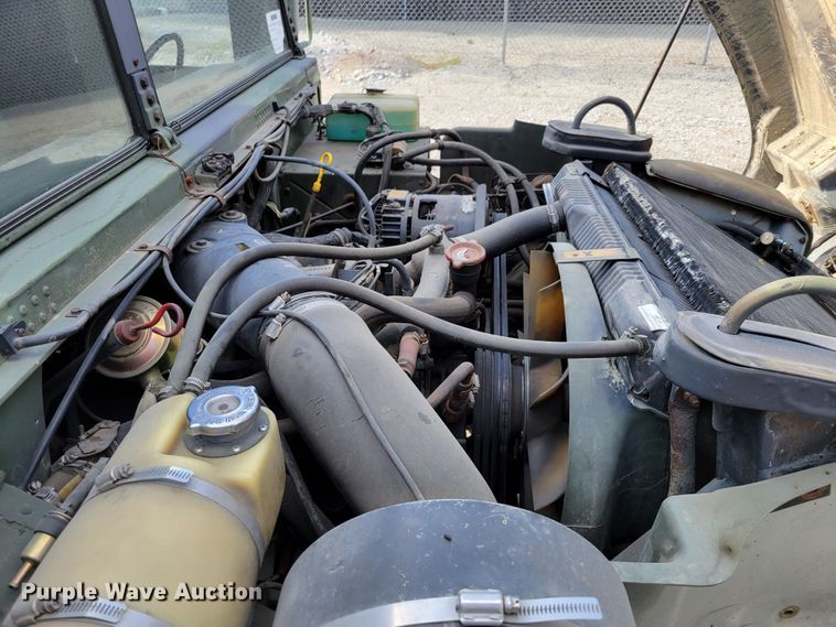 image for item DM2493 1989 Am General M998 Humvee  SUV