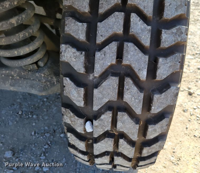 image for item DM2493 1989 Am General M998 Humvee  SUV