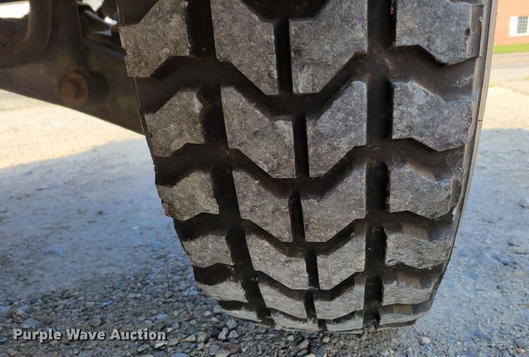 image for item DM2493 1989 Am General M998 Humvee  SUV