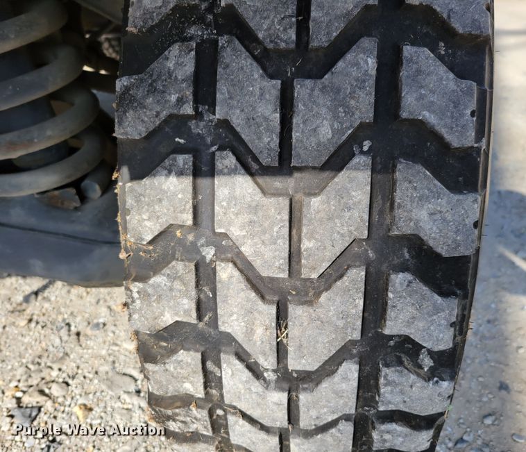 image for item DM2493 1989 Am General M998 Humvee  SUV