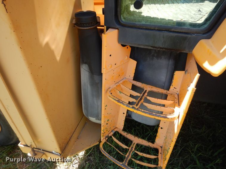 image for item DM3051 2004 John Deere 6420  tractor