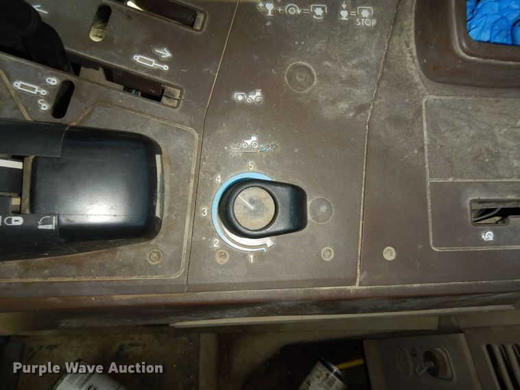 image for item DM3051 2004 John Deere 6420  tractor