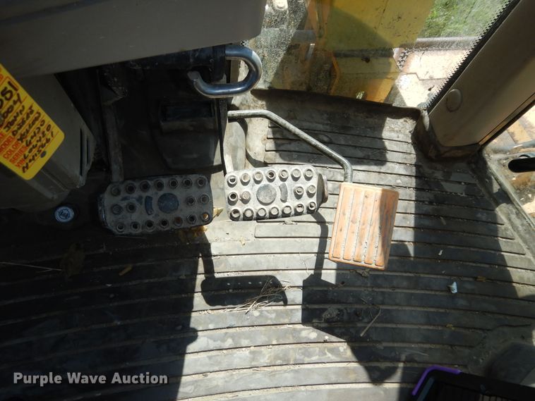 image for item DM3051 2004 John Deere 6420  tractor