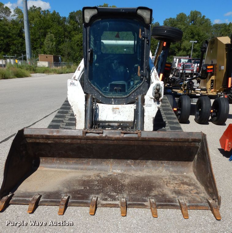 image for item DM3053 2014 Bobcat T750  tracked skid steer loader