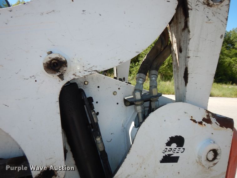 image for item DM3053 2014 Bobcat T750  tracked skid steer loader