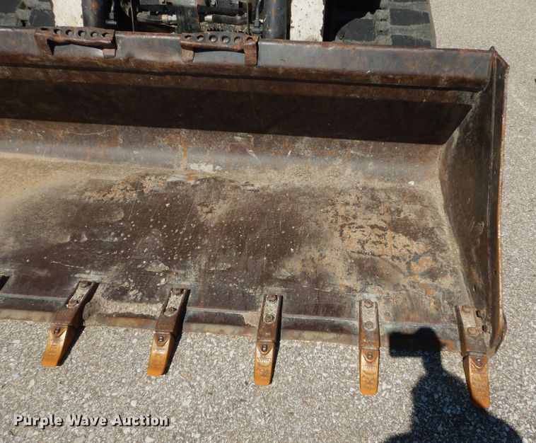 image for item DM3053 2014 Bobcat T750  tracked skid steer loader