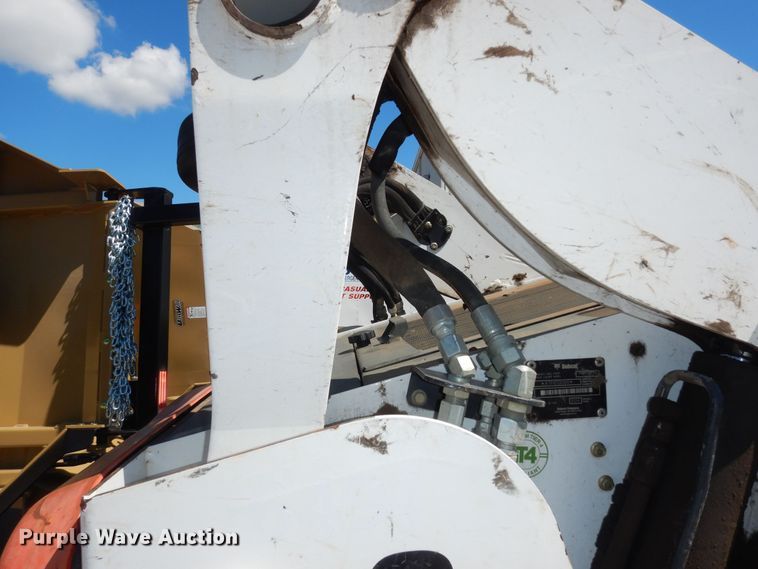 image for item DM3053 2014 Bobcat T750  tracked skid steer loader