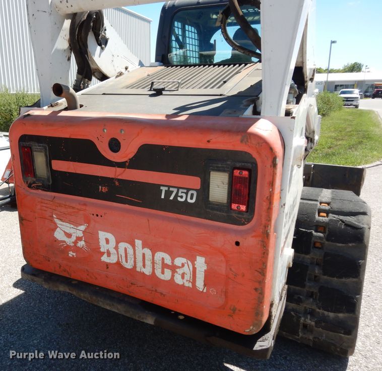 image for item DM3053 2014 Bobcat T750  tracked skid steer loader