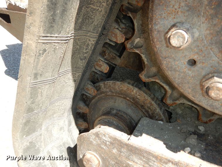 image for item DM3053 2014 Bobcat T750  tracked skid steer loader