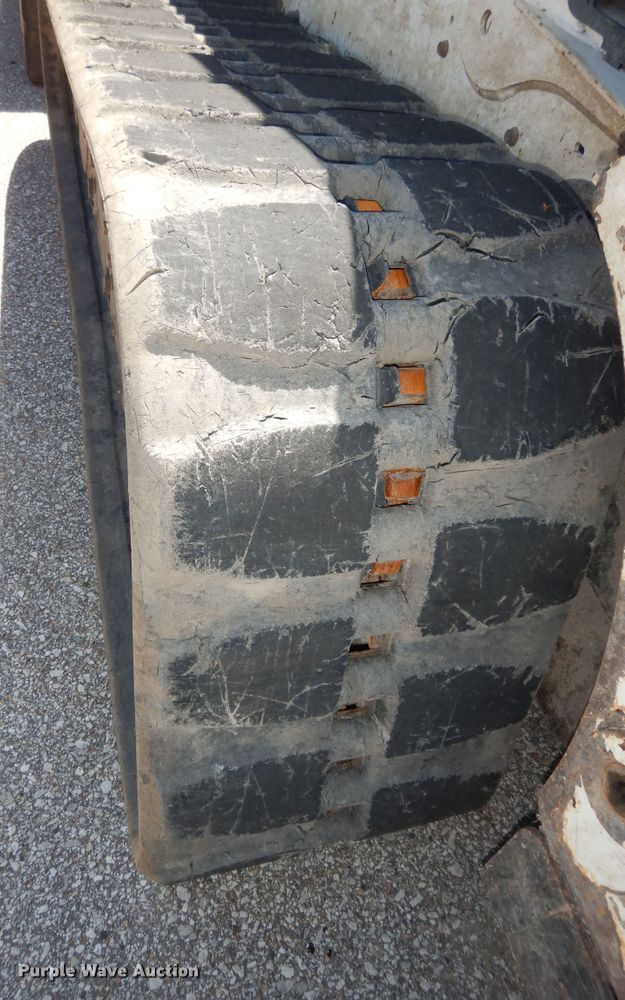 image for item DM3053 2014 Bobcat T750  tracked skid steer loader