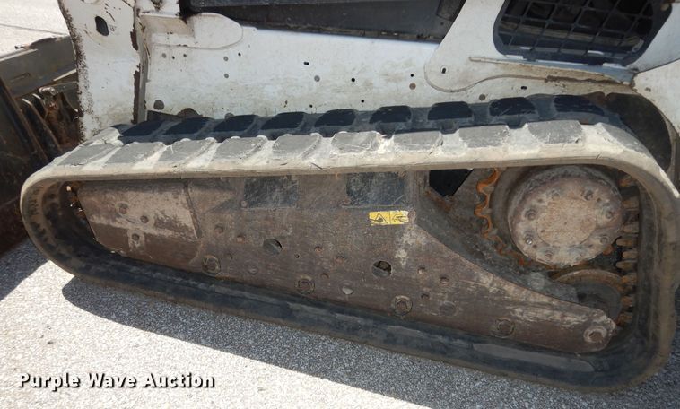 image for item DM3053 2014 Bobcat T750  tracked skid steer loader