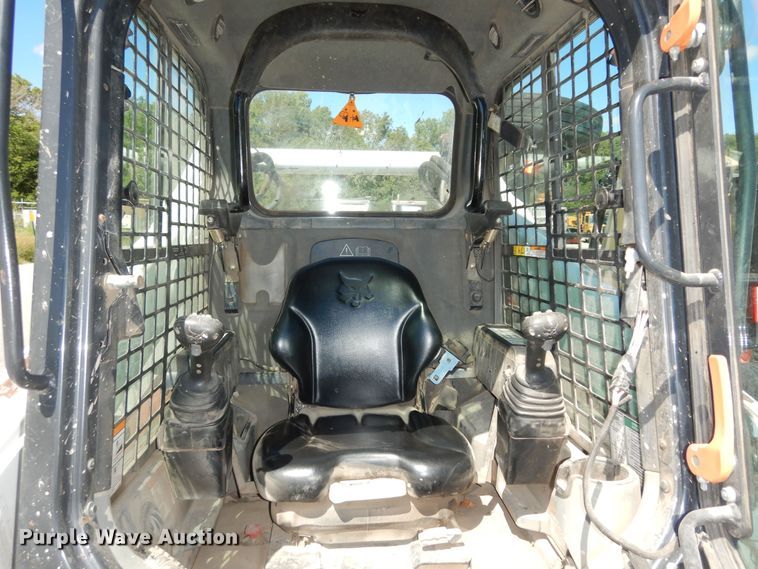 image for item DM3053 2014 Bobcat T750  tracked skid steer loader