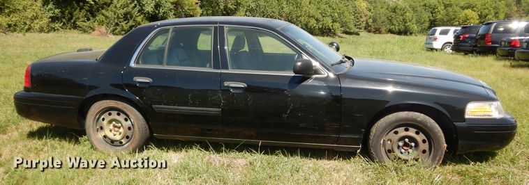 image for item DM3054 2010 Ford Crown Victoria Police Interceptor
