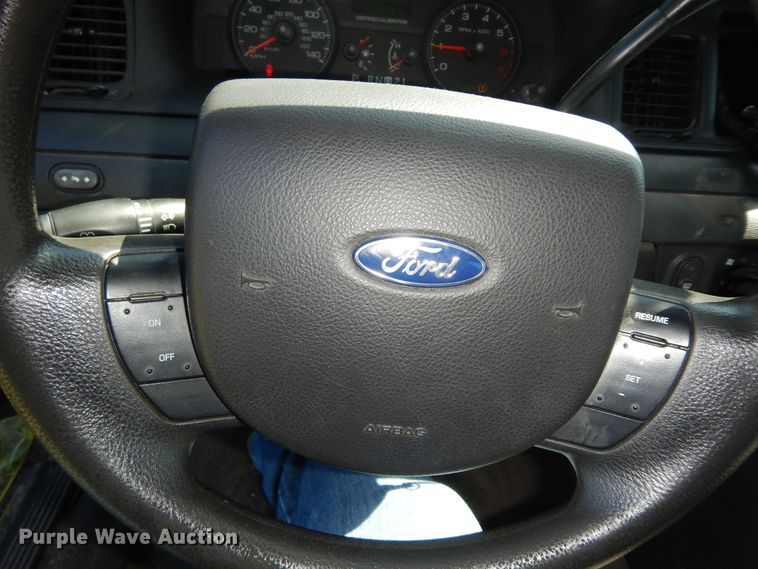 image for item DM3054 2010 Ford Crown Victoria Police Interceptor