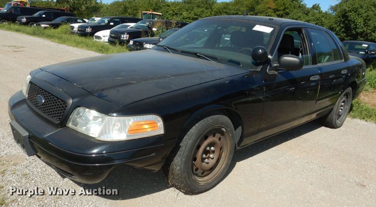 image for item DM3079 2004 Ford Crown Victoria Police Interceptor